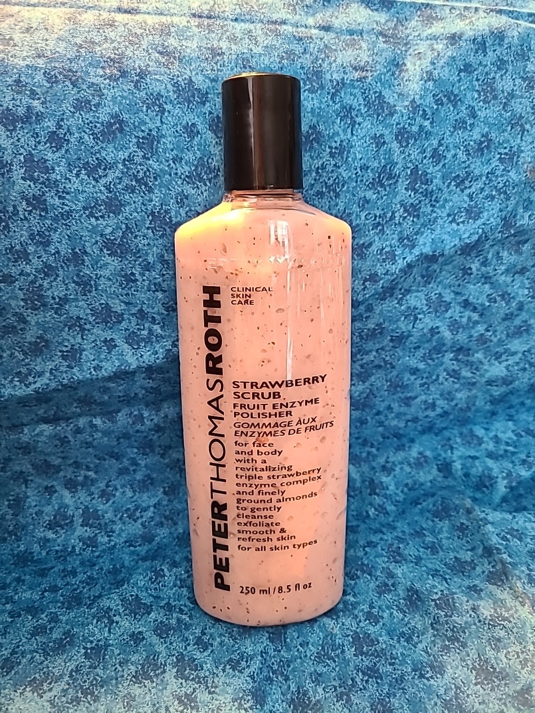 PETER THOMAS ROTH STRAWBERRY SCRUB FRUIT ENZYME  250 ml/8.5 fl oz