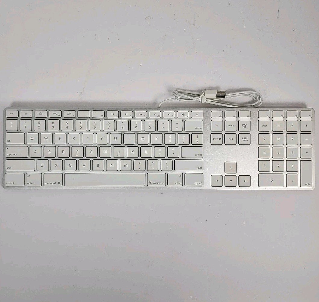 Genuine Apple A1243 Wired USB Keyboard w/Numeric Keypad Tested/Working