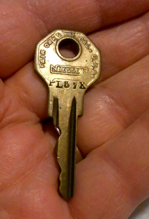 Vintage Old Original Niessen Brass Key Fair Oaks Calif USA # PL37X SLC Glen