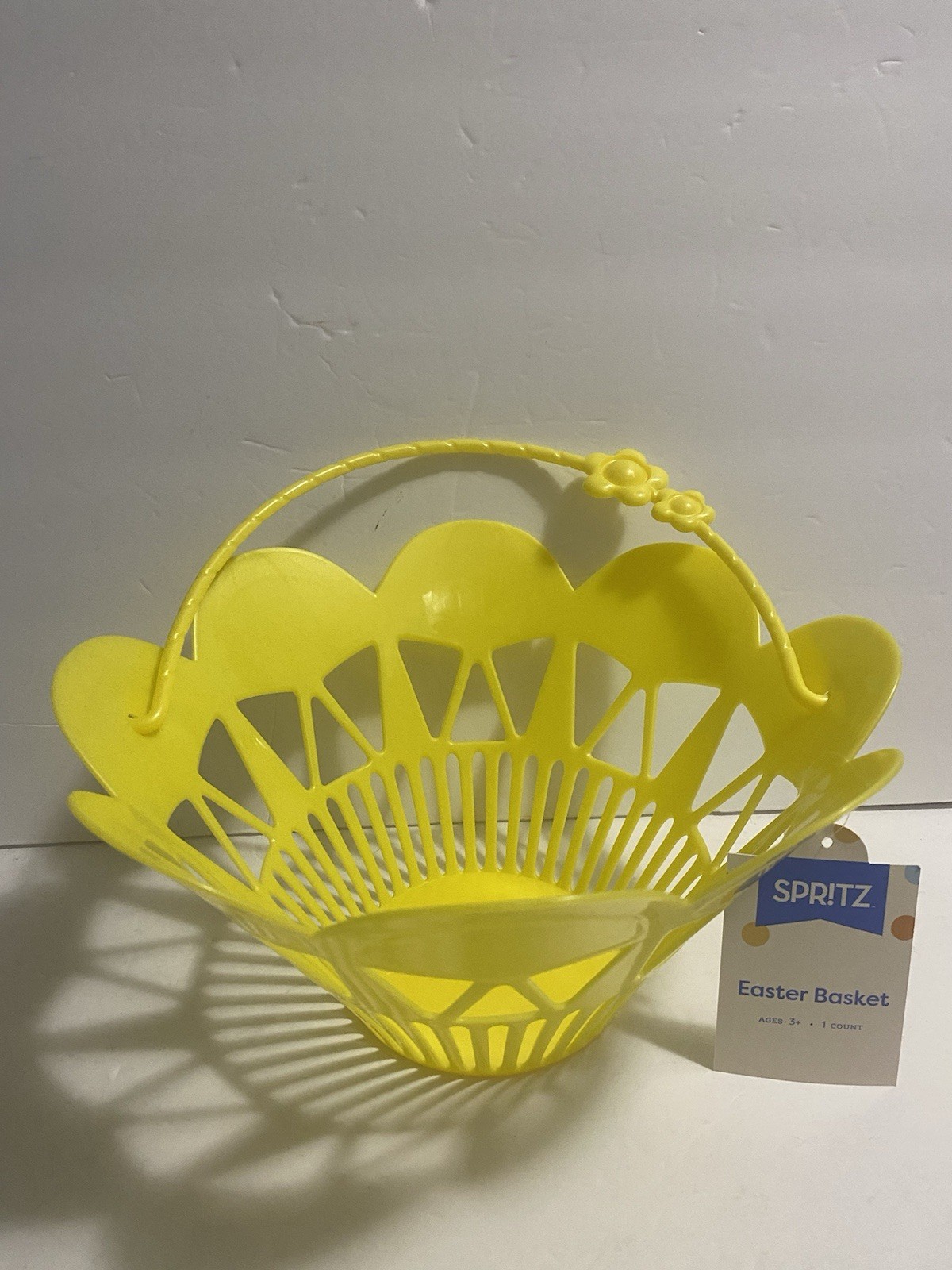 Basket Plastic Spritz Yellow Handle Kids ,10”x6”New