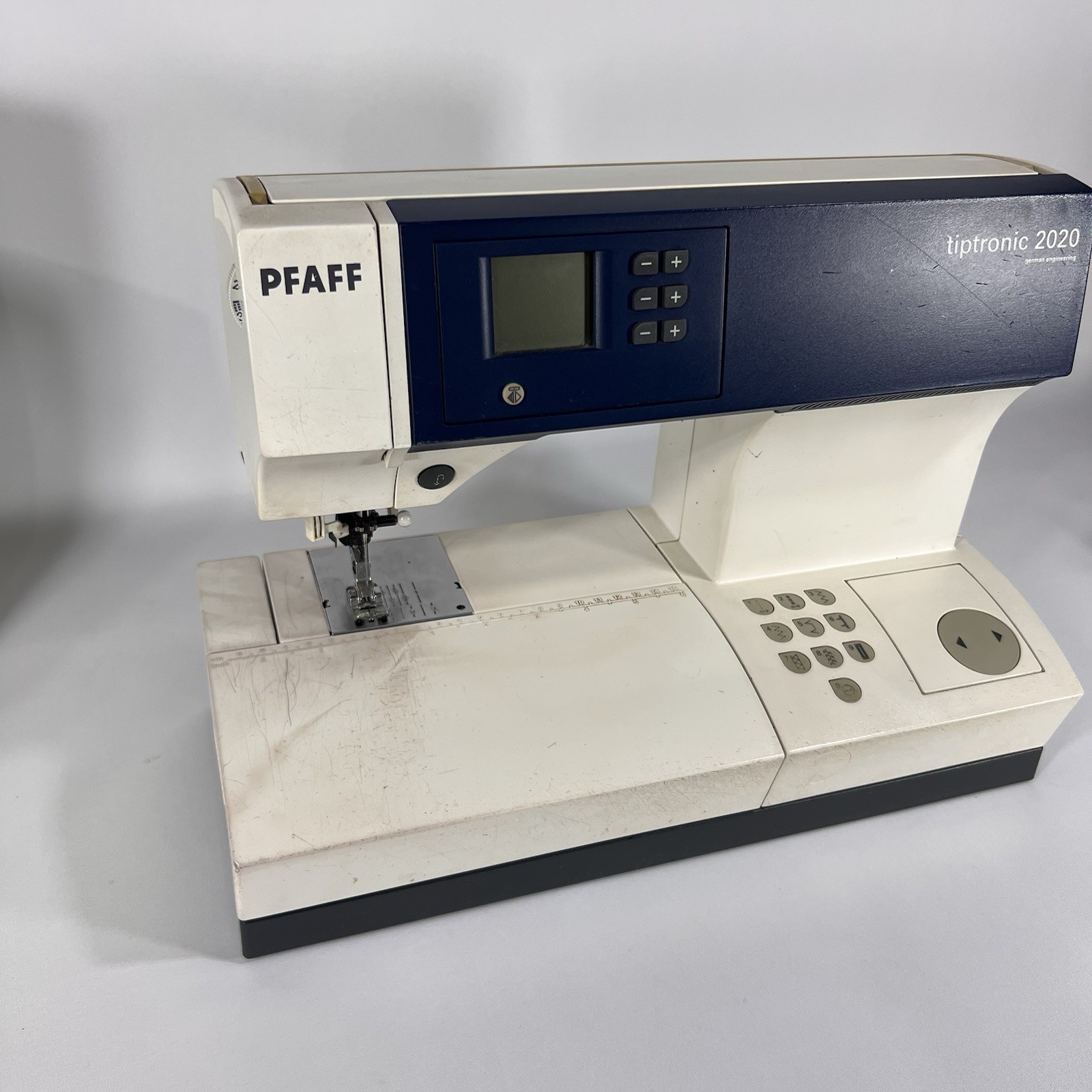 PFAFF Tiptronic 2020 Sewing Machine Tested Working