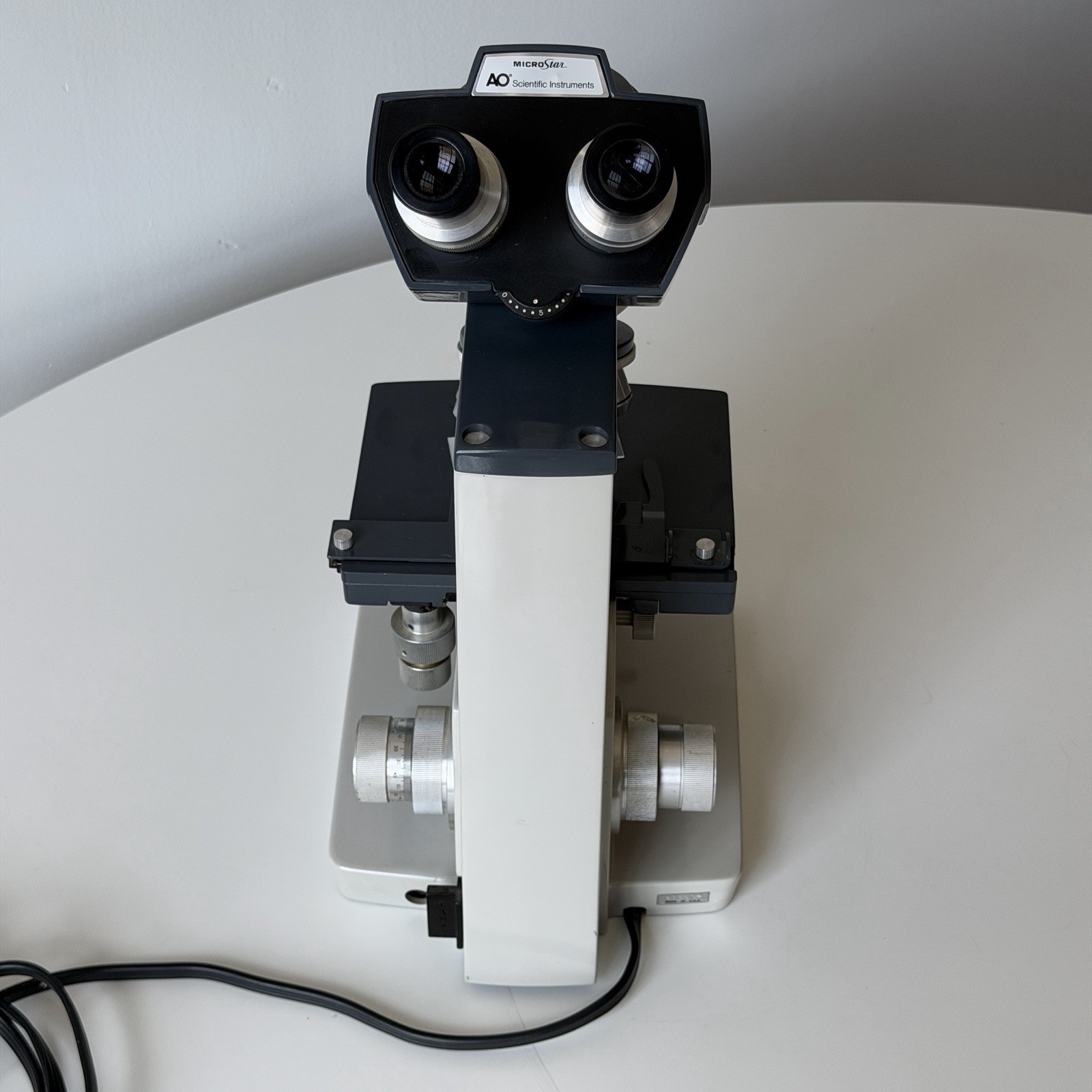 AO American Optical One-Ten 110 Microscope w/ 5 Objectives