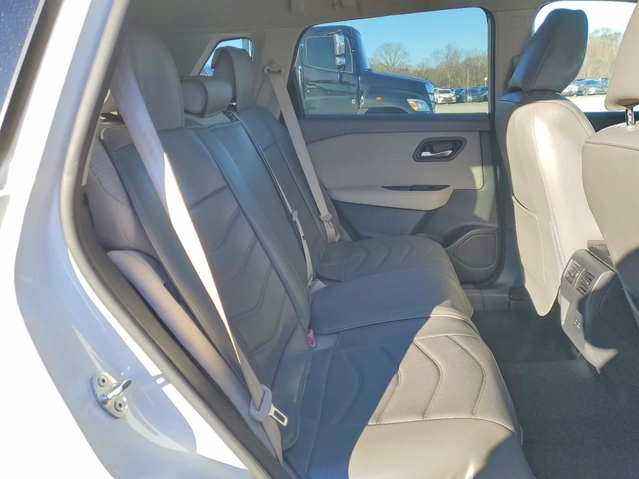 ROGUE 2023 Glove Box 5004467