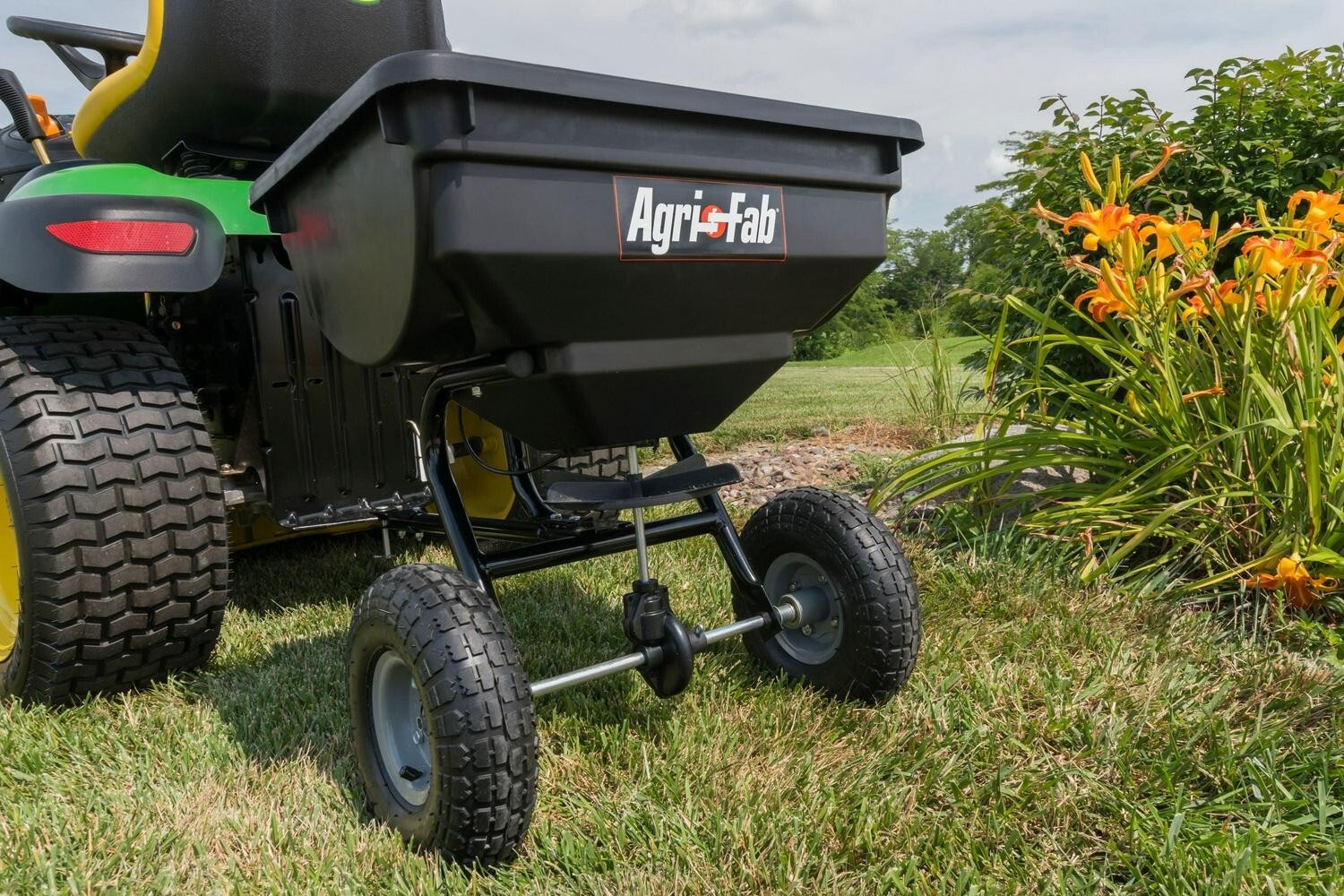 85 Lb Behind Broadcast Spreader Tow Hopper Fertilizer Seed Atv Lawn Tractor Pull