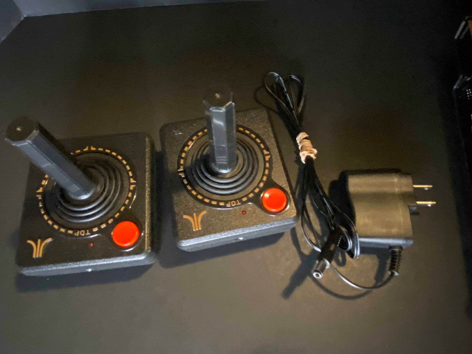 ATARI Flashback 5 Classic Game Console w 2 Wireless Controllers