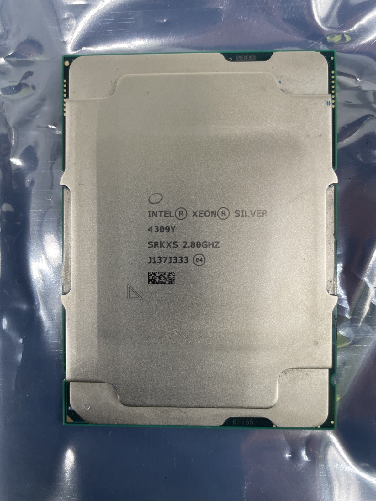Intel Xeon Silver 4309Y 2.80GHz Processor 8-Core Socket FCLGA4189 SRKXS