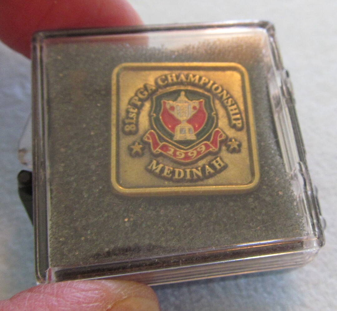 1999 PGA CHAMPIONSHIP-MEDINAH COUNTRY CLUB WON BY TIGER WOODS LAPEL PIN 11/16"