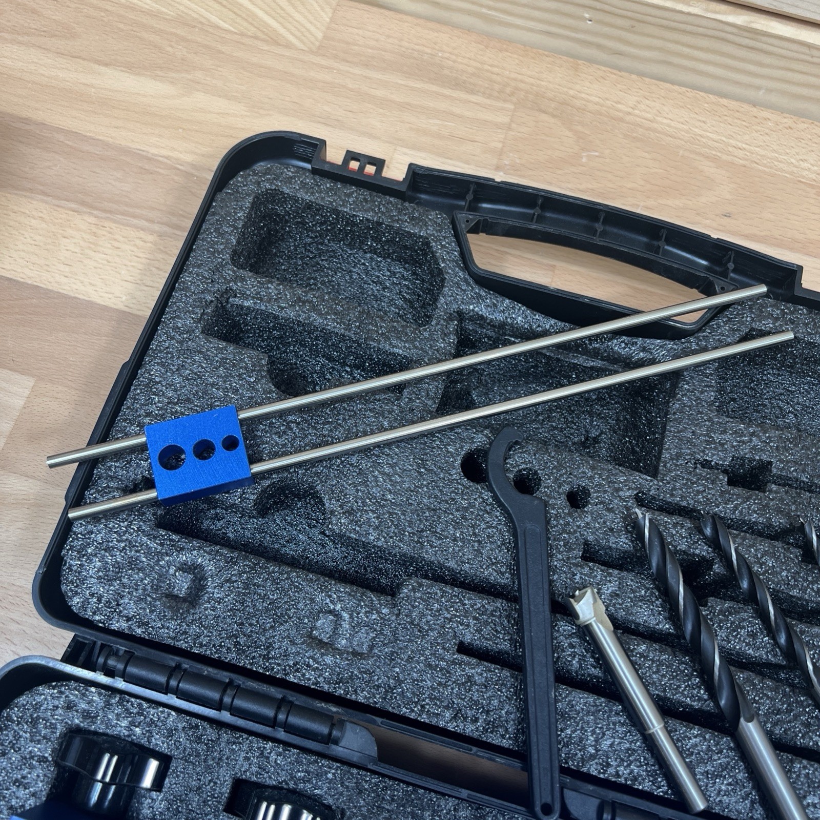 Adjustable Doweling Jig Kit with 5 Drill Sleeves for Precise Woodworking
