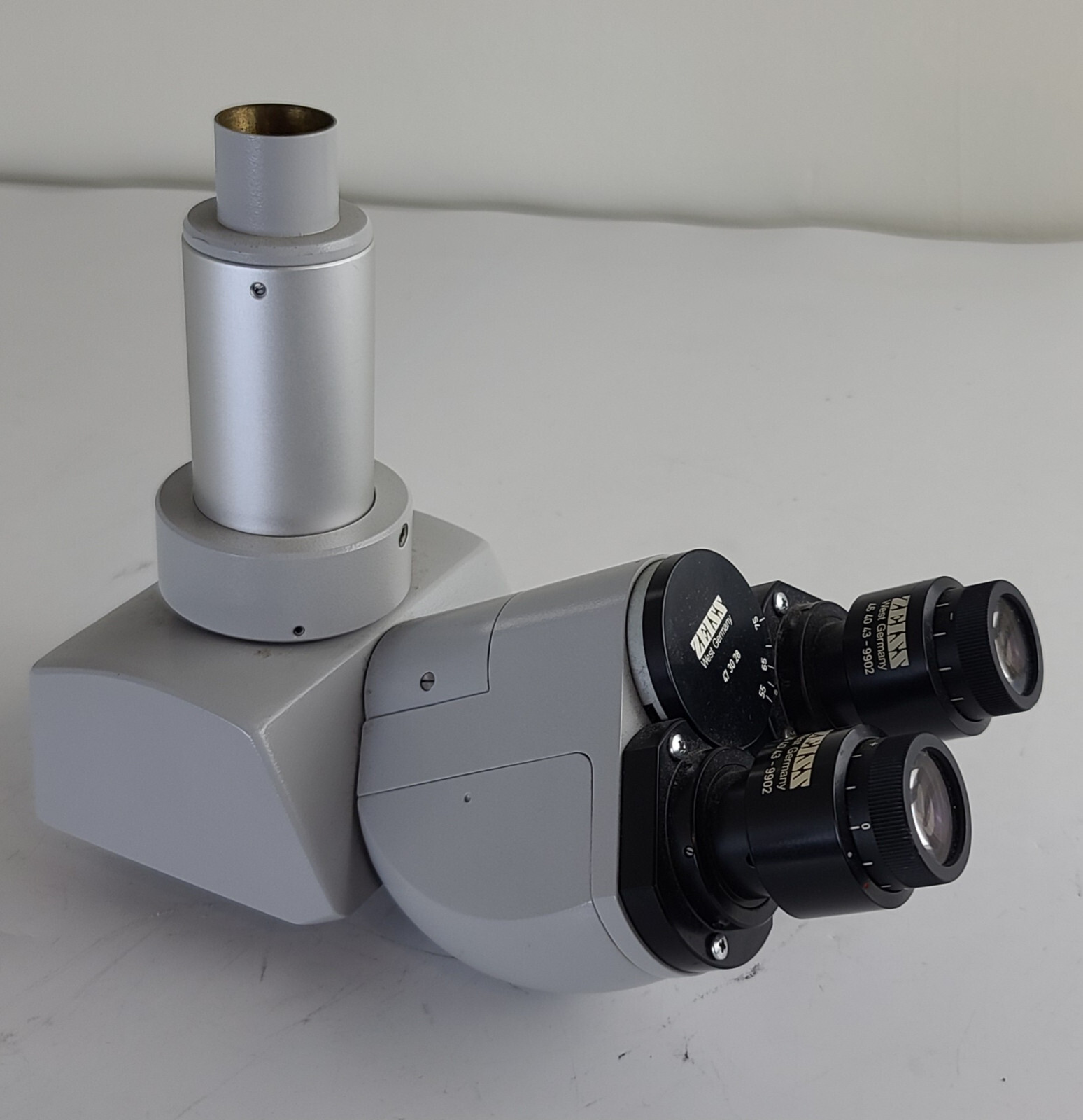 Zeiss 47 30 28 Trinocular Head For WL Microscope With Zeiss 46 40 43 Eyepieces
