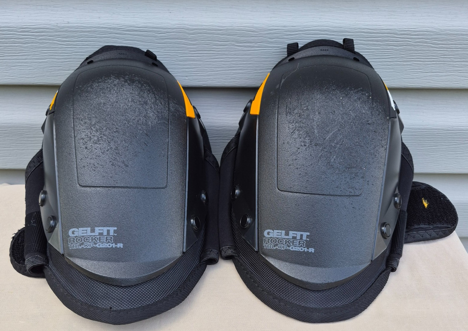 ToughBuilt GelFit Rocker Black Stabilization Knee Pads Heavy Duty TBL-KP-G201-R