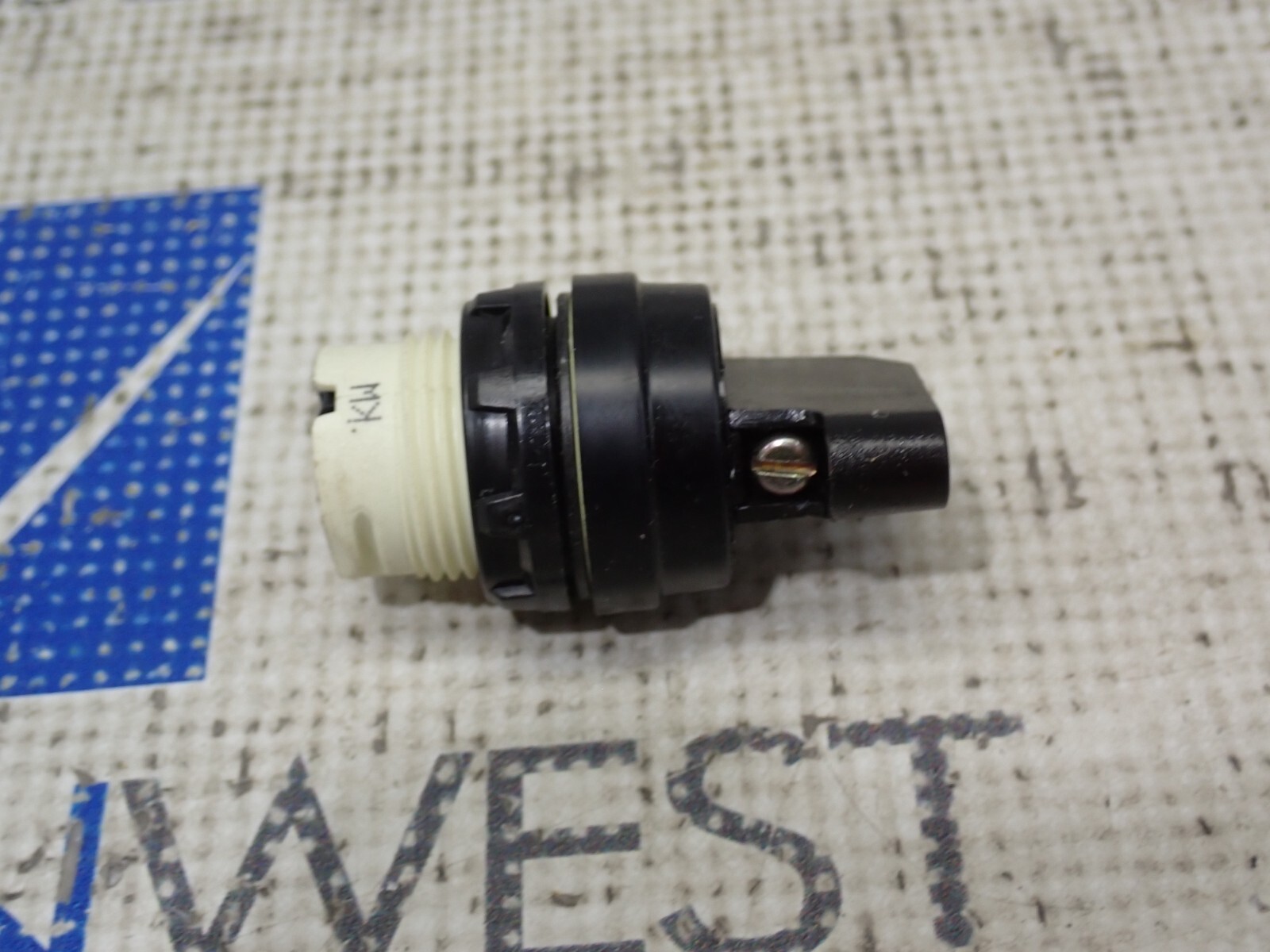 New Square D 9001 D3G2S Selector Switch 2 Position Maintain
