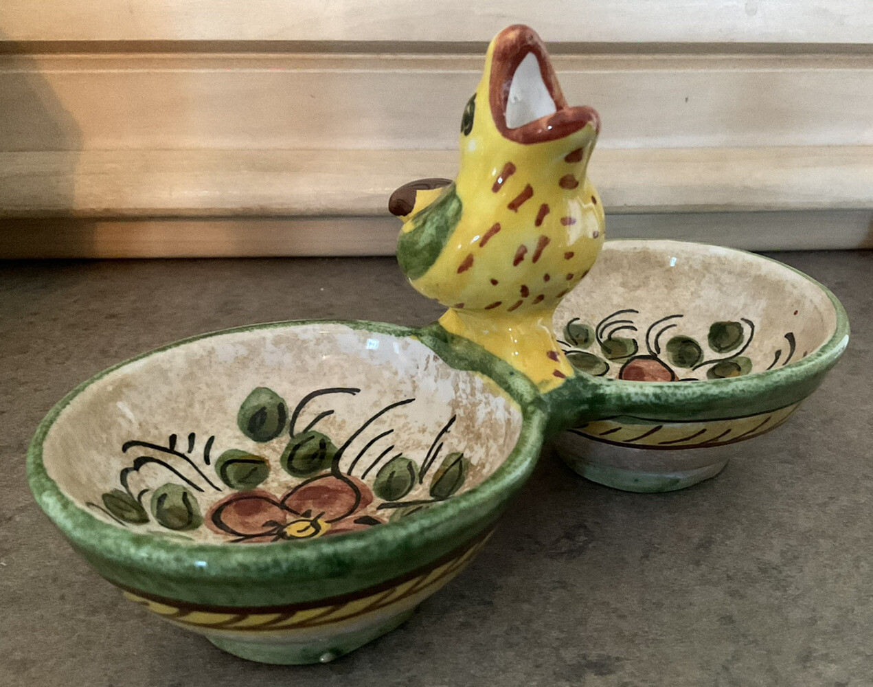 DERUTA :: 5 1/2” HANDMADE HANDLED DOUBLE SALT w/BIRD Pottery Floral ITALY