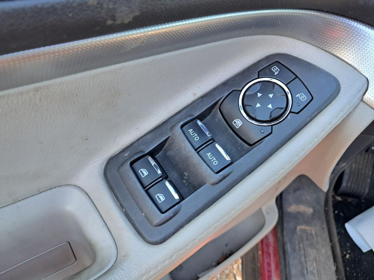 EXPLORER 2012 Glove Box 4854484