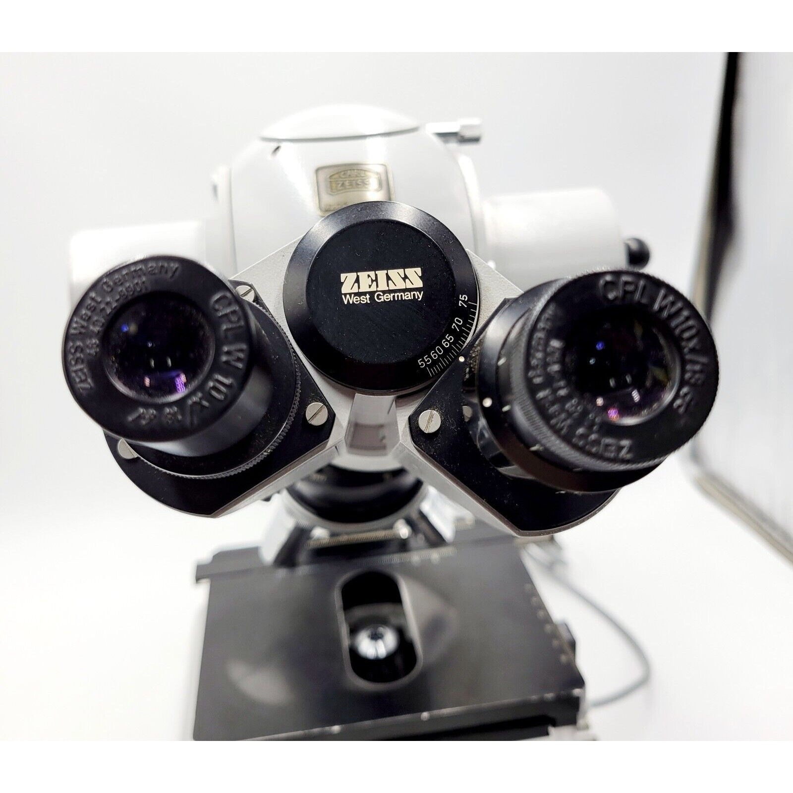 Carl Zeiss Universal Research Microscope W/Objectives & Eyepieces +Power