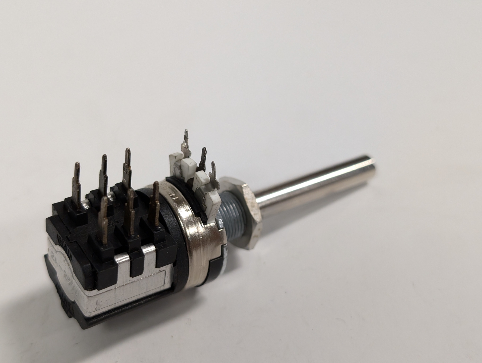 PIHER 1K LINEAR TAPER POTENTIOMETER w/SWITCH