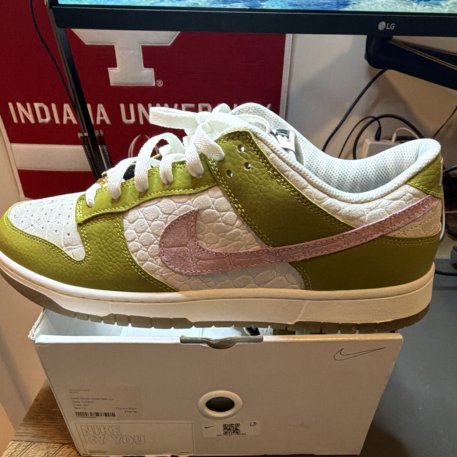 Nike Nike By You Dunk Low Custom Men’s Low Top Sneakers Green White Pink FJ2253