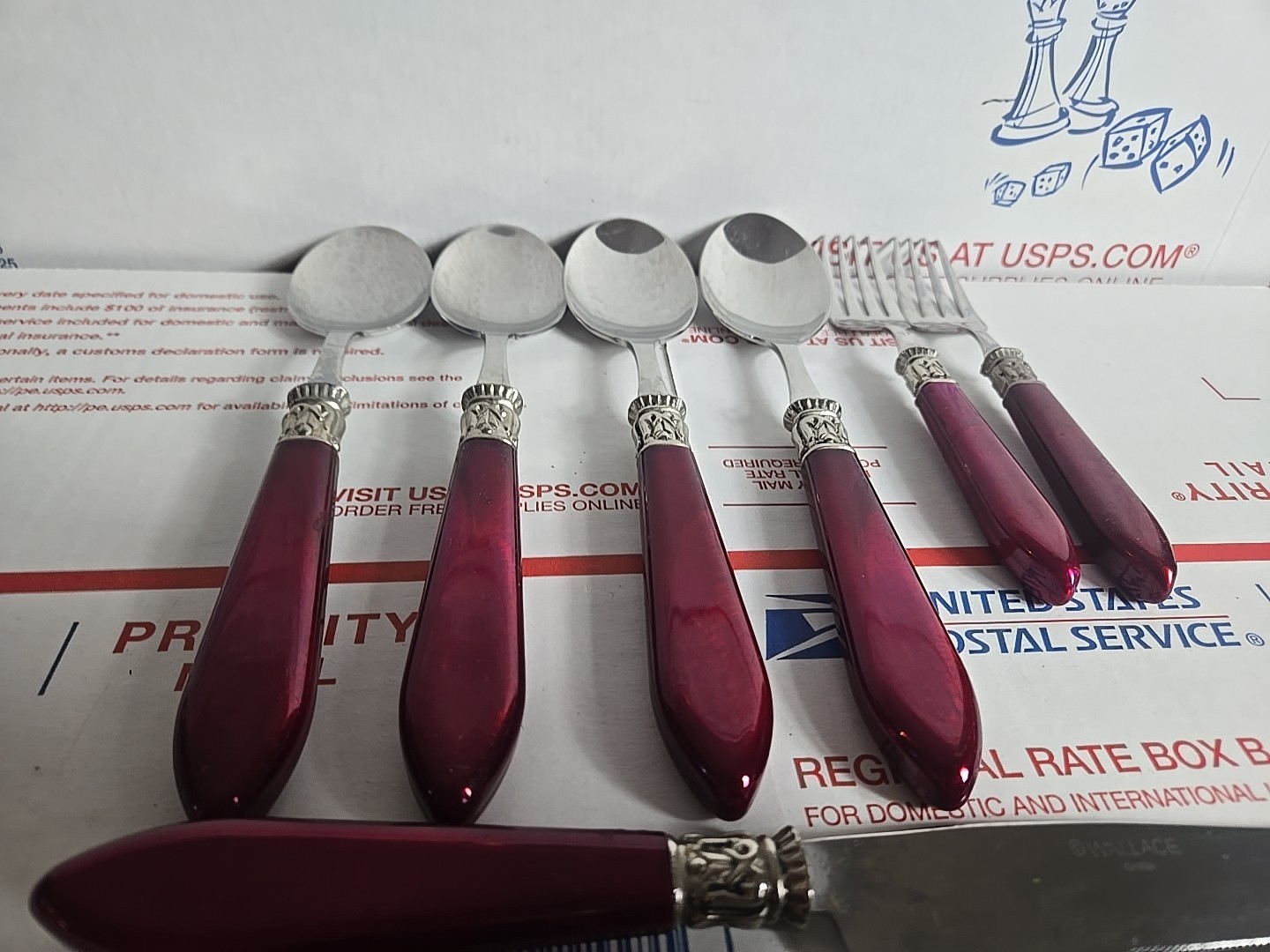 Wallace 18/10 Stainless Flatware 11 Pieces, St Moritz Pearlized Red-Pink