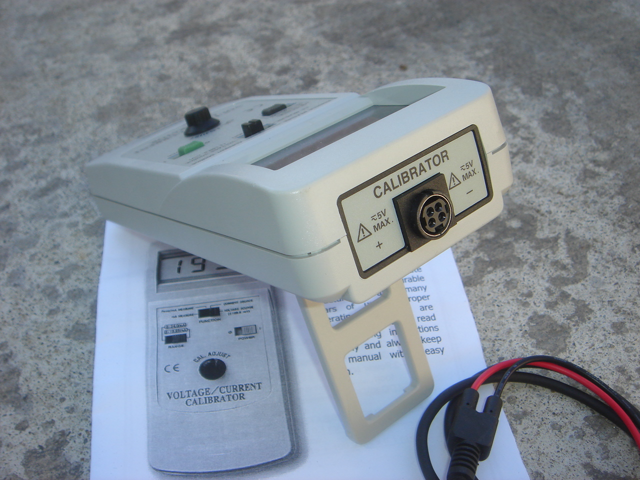 Reed CC-421 Dual Range Voltage and Current Calibrator