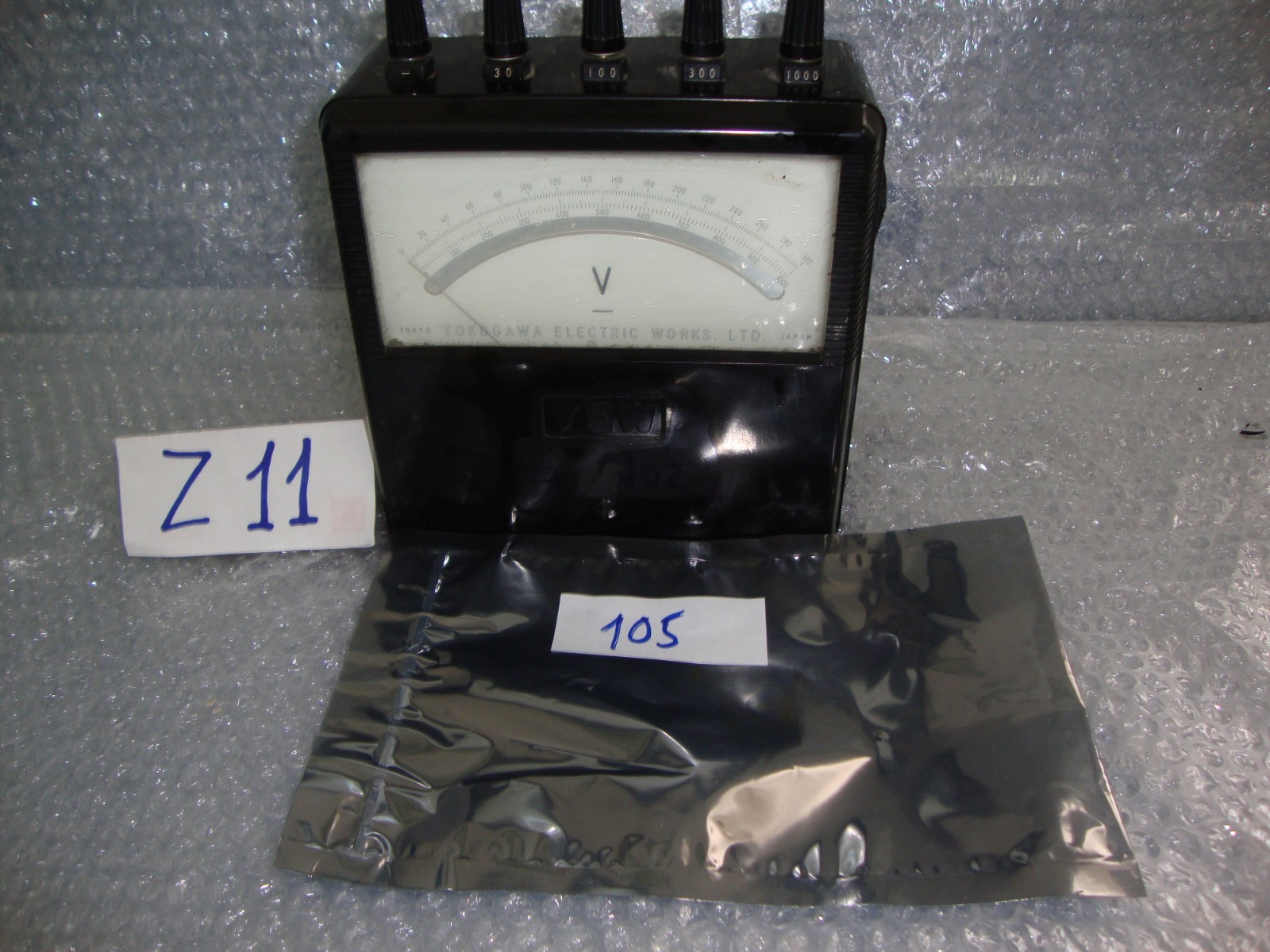 Vintage Yokogawa Electric Works 1000V  Portable Voltmeter 1972