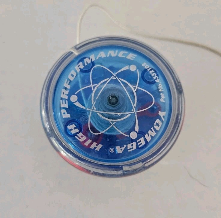 Vintage Yomega High Performance Yo-Yo Blue Edge Clear Center Yoyo