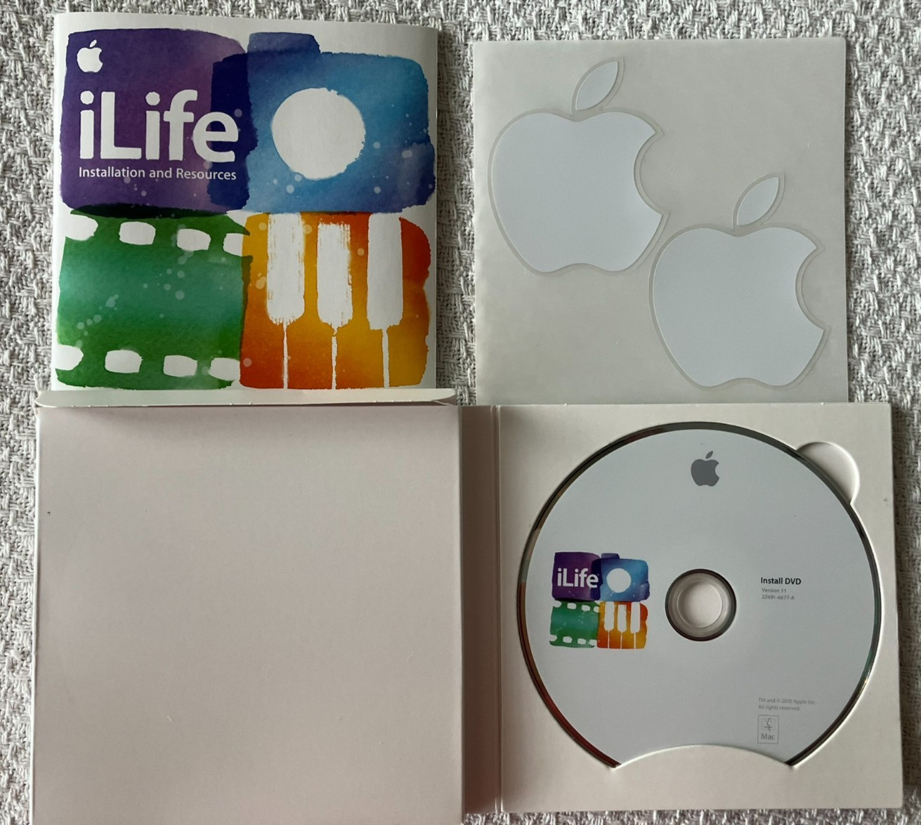 Apple iLife 11 Retail Software Suite iPhoto iMovie GarageBand Boxed USA MC623Z/A