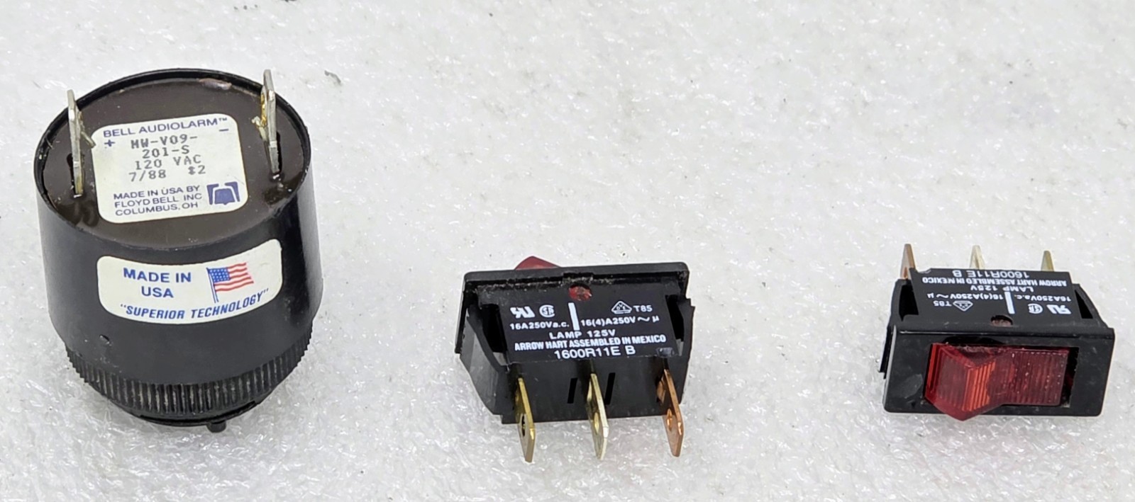 BELL AUDIOALARM MW-V09-201-S Buzzer Indicator w/ 2x Arrow 1600R11E B Switches