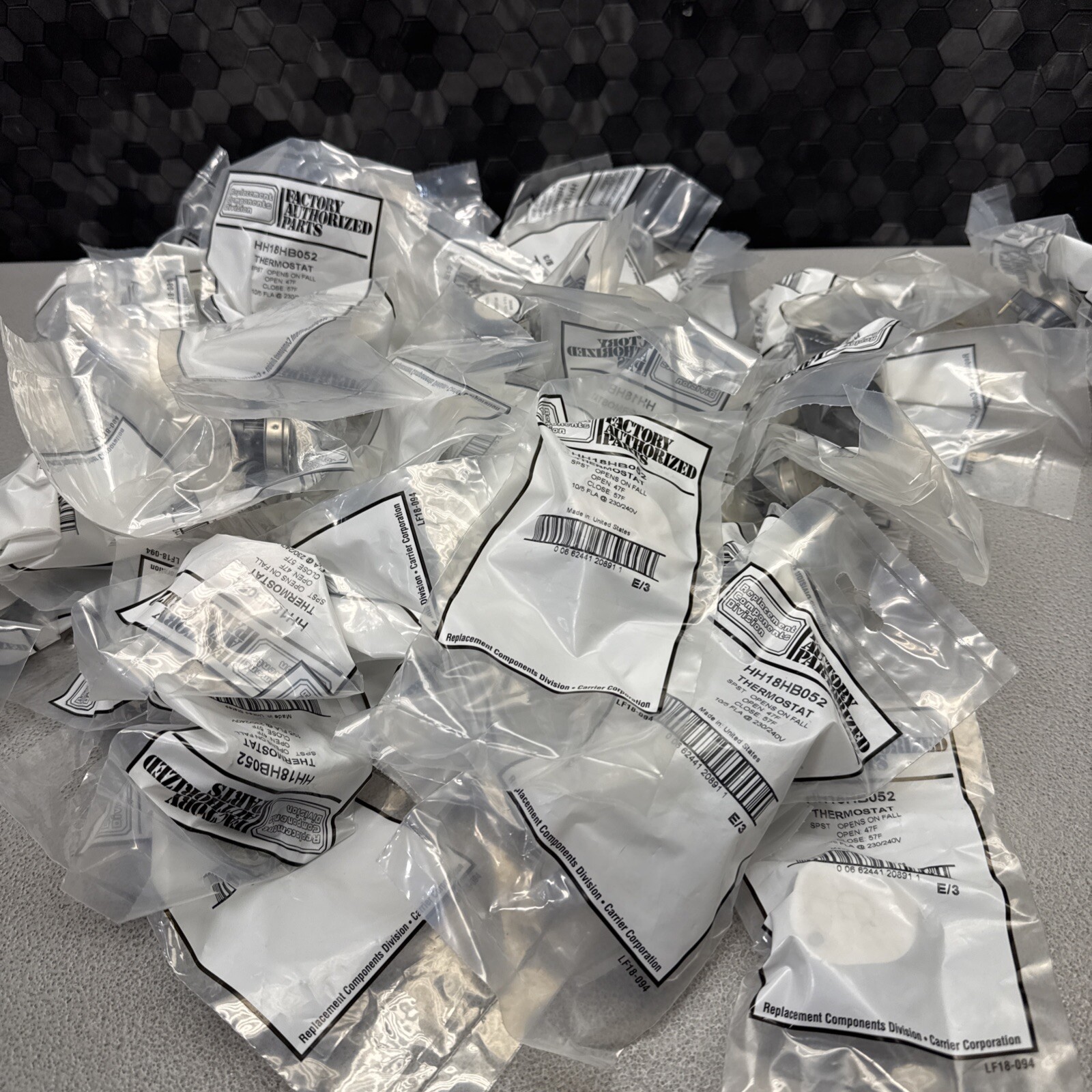 LOT OF 33 Factory Authorized Parts  HH18HB052 Thermostat