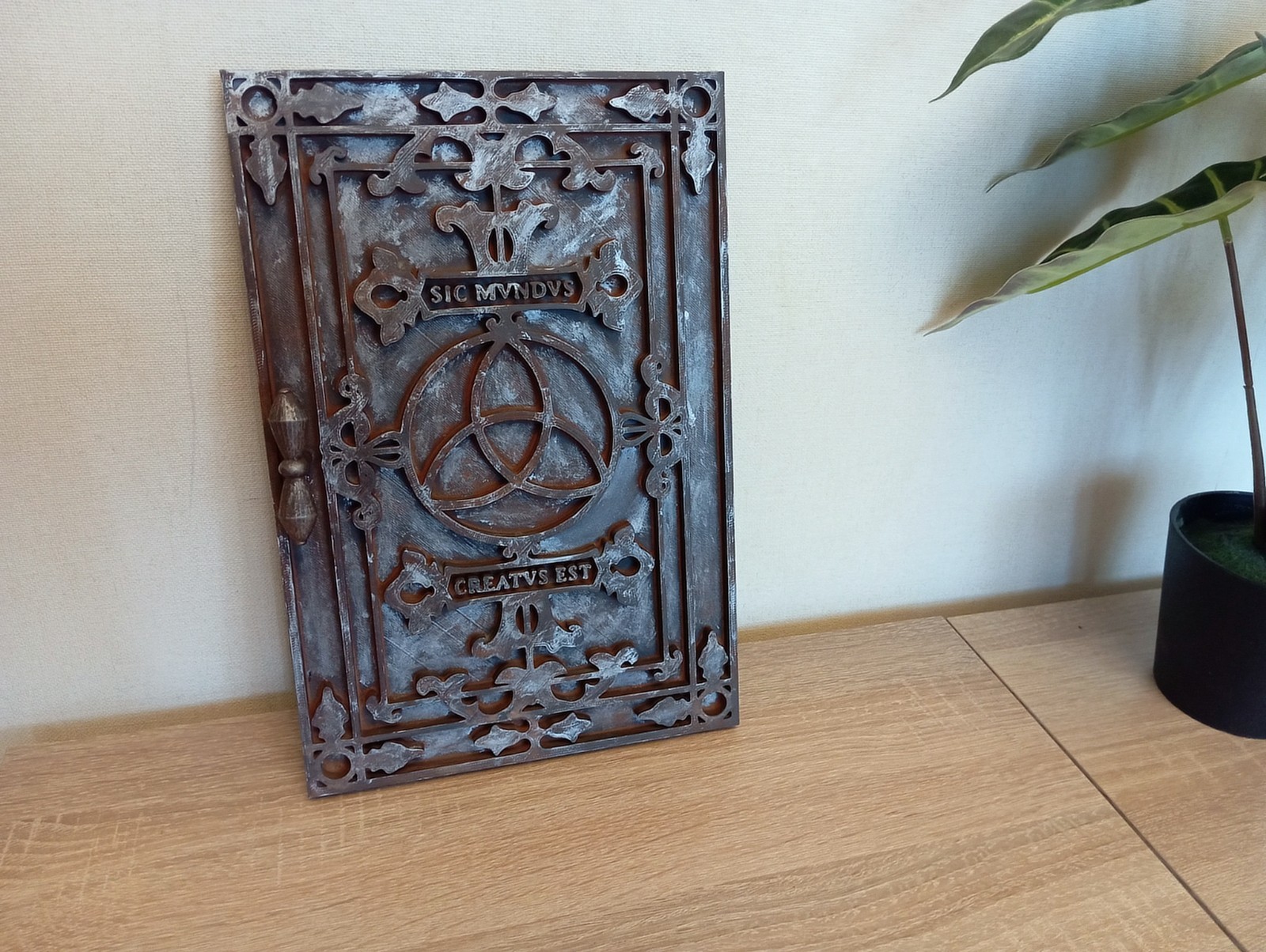 3D printed scale model - replica of Sic Mundus Door - DARK Netflix TV series.