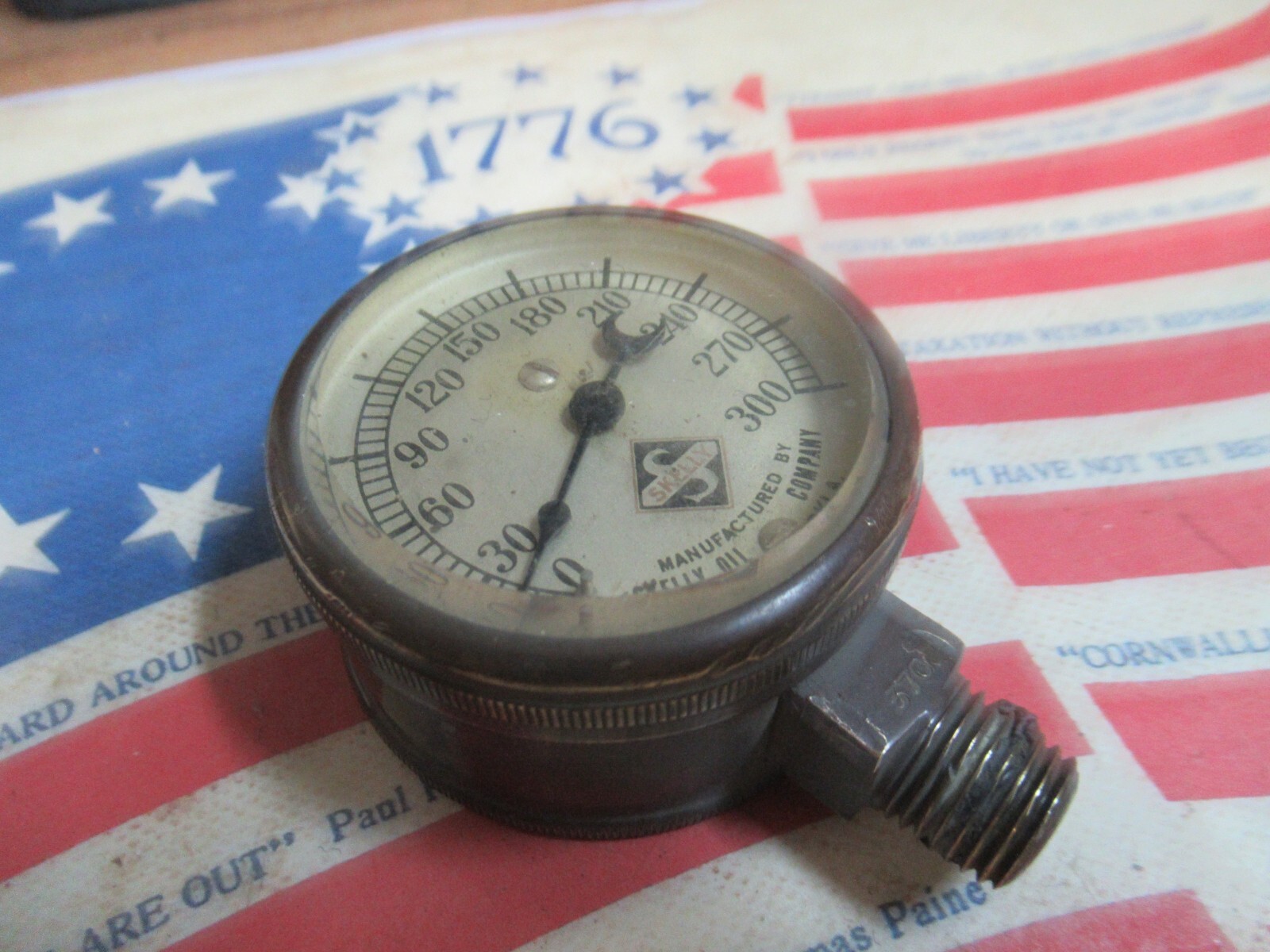 Skelly Oil Company Tulsa OK BRASS AIR Pressure Gauge Meter GAS SERVICE STATION