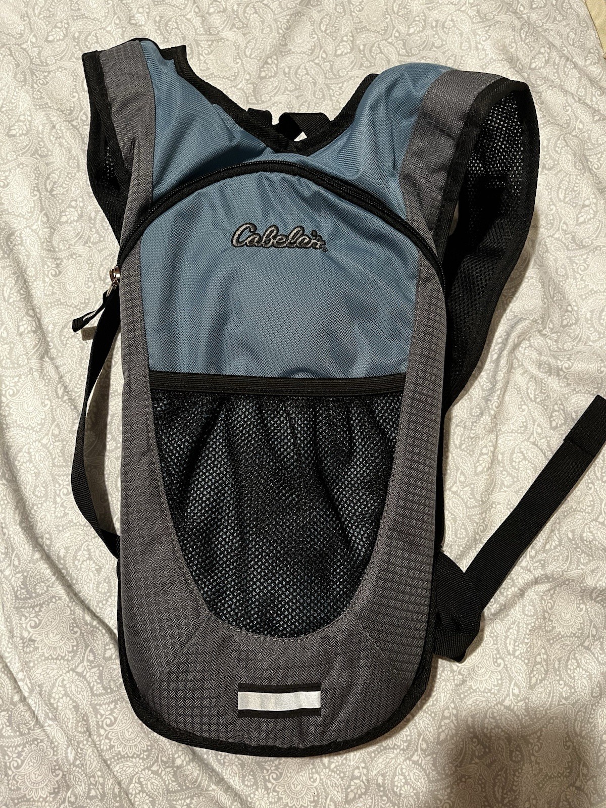 Cabela’s Hydration Backpack w Water Bladder Blue Gray Hiking Running Cycling