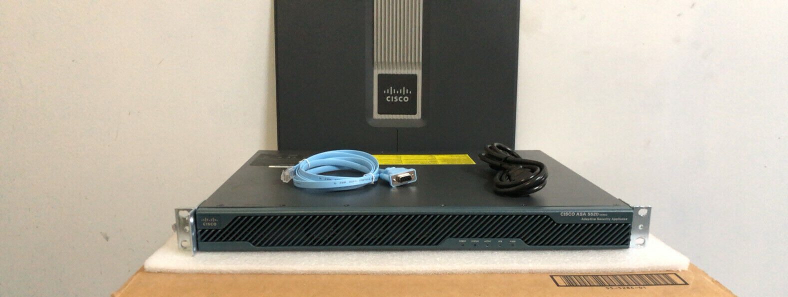 CISCO ASA5520-BUN/K9 Adaptive Security Appliance VPN/Firewall  ASA5520  VPN Plus