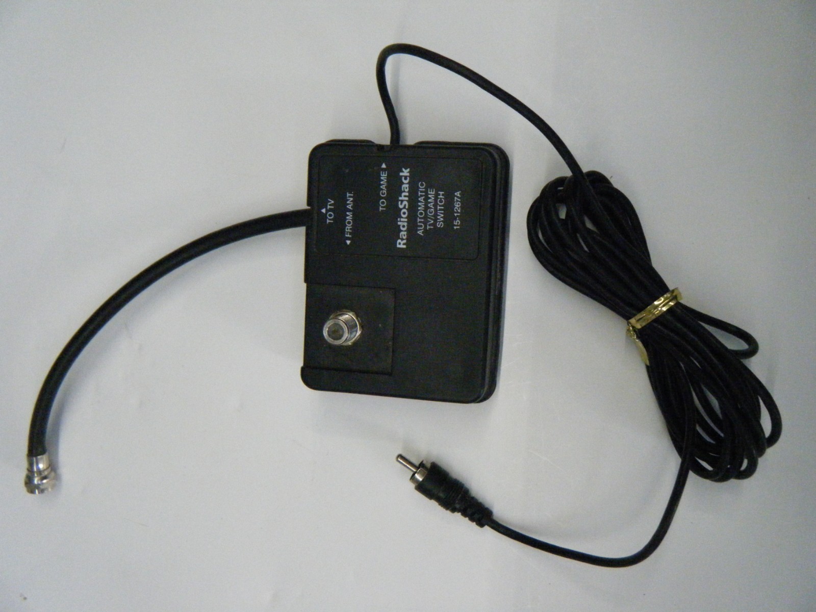 Radio Shack 15-1267A TV/Game Switch. From Antenna to TV and Game connections