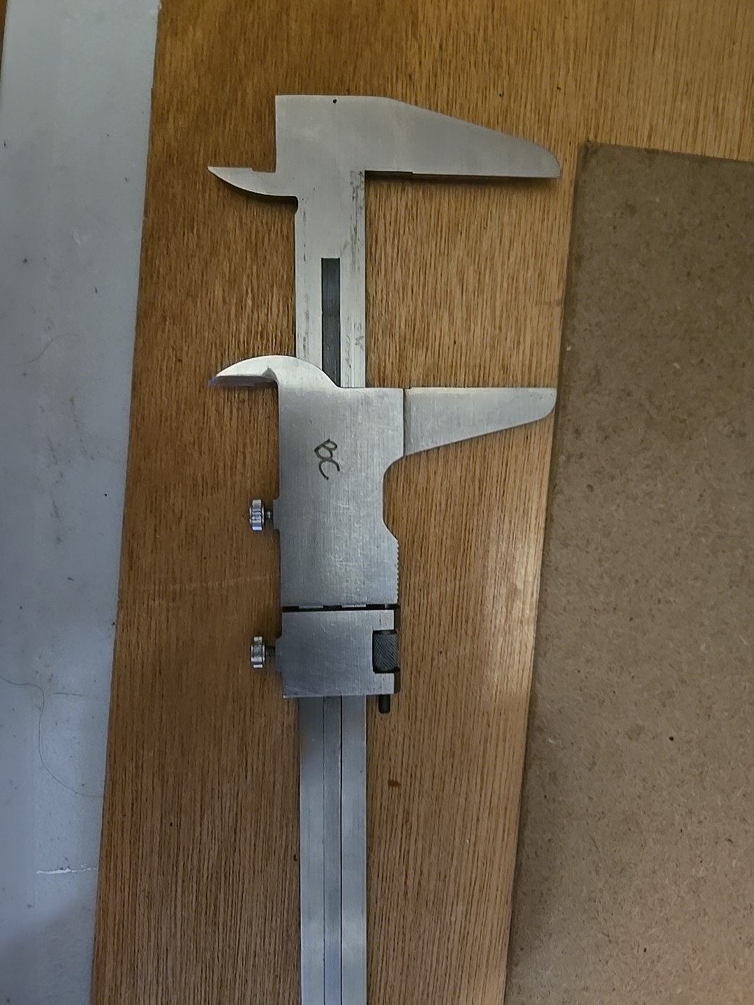 Vernier Caliper w/ Fine Adjustment