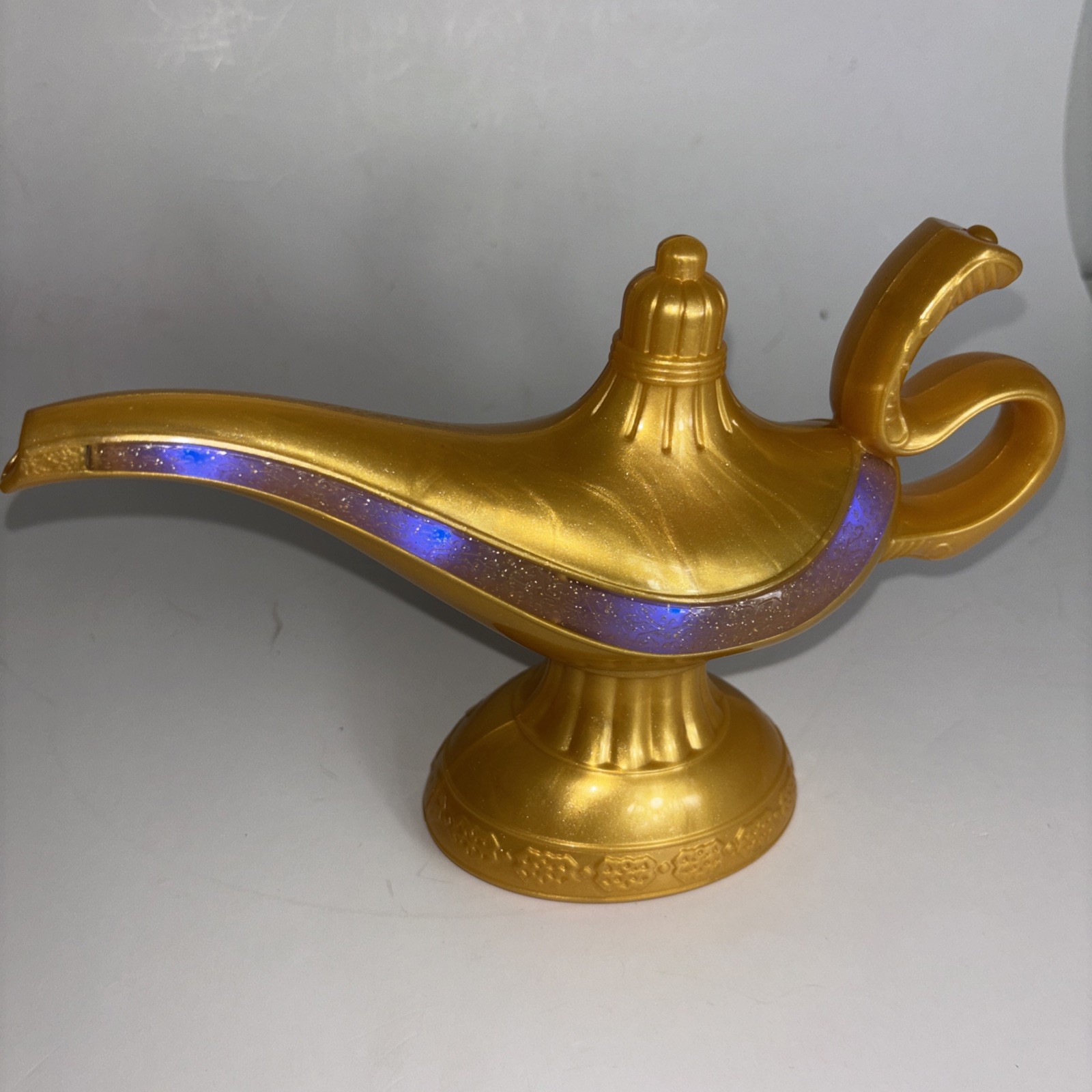 Disney Aladdin Magic Lamp Battery Operated Musical Gold Plastic Toy