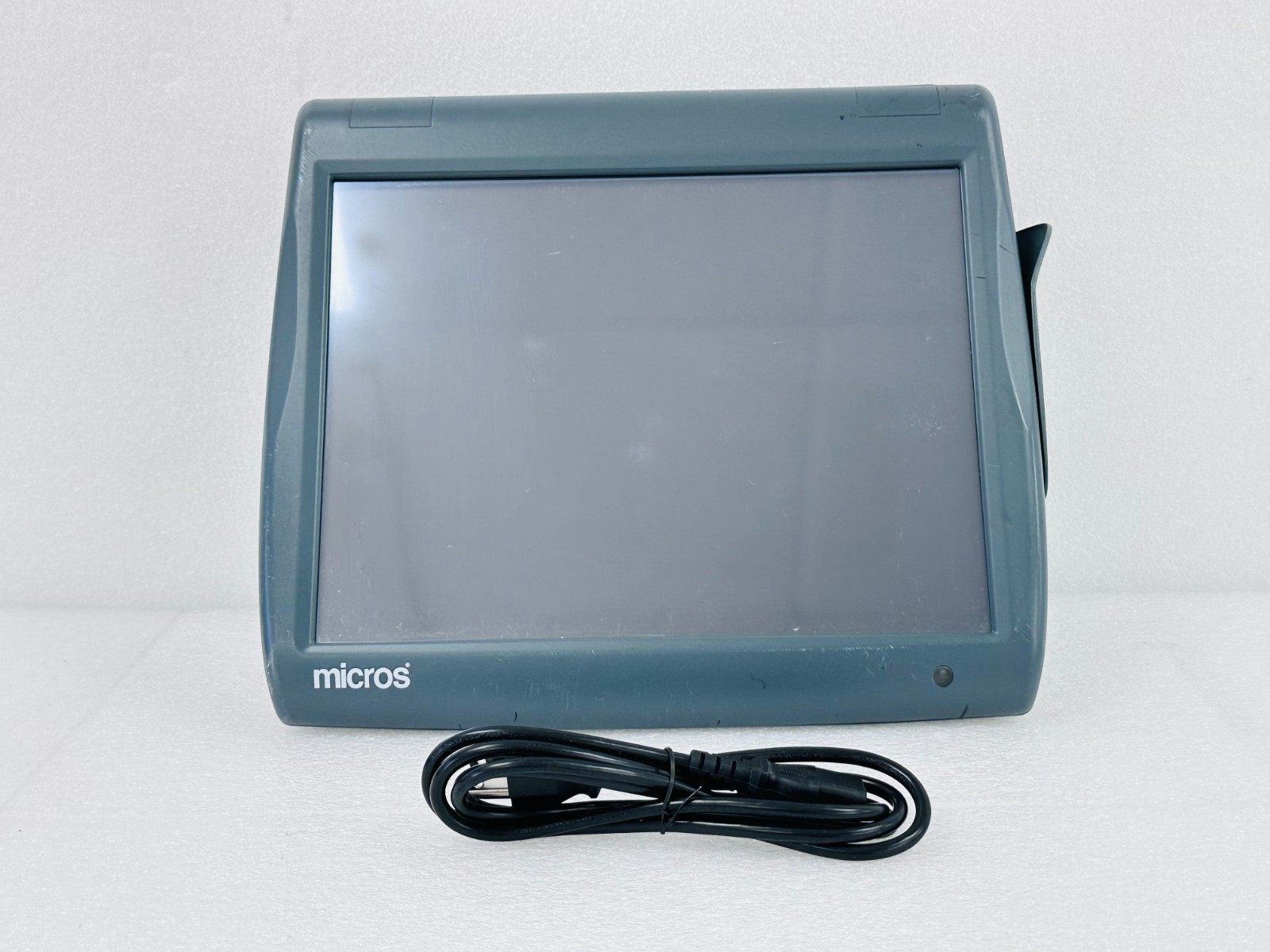 Micros Micros Workstation 5A System Unit POWERS ON AND WORKS FREE SHIPPING 🚚