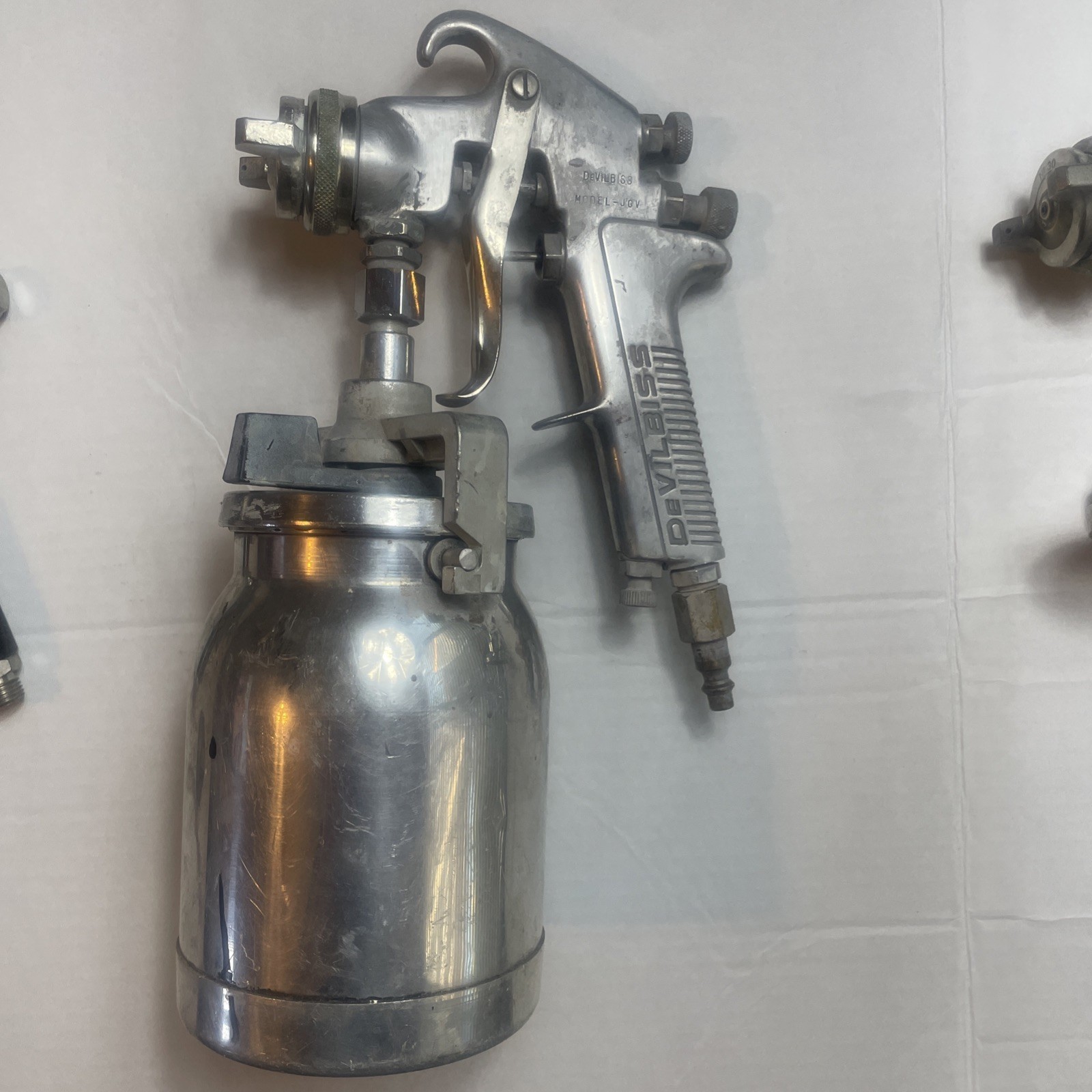 Devilbiss Spray Paint Gun Lot Model JGV Type-MBC CTT Tools W Canister- Untested