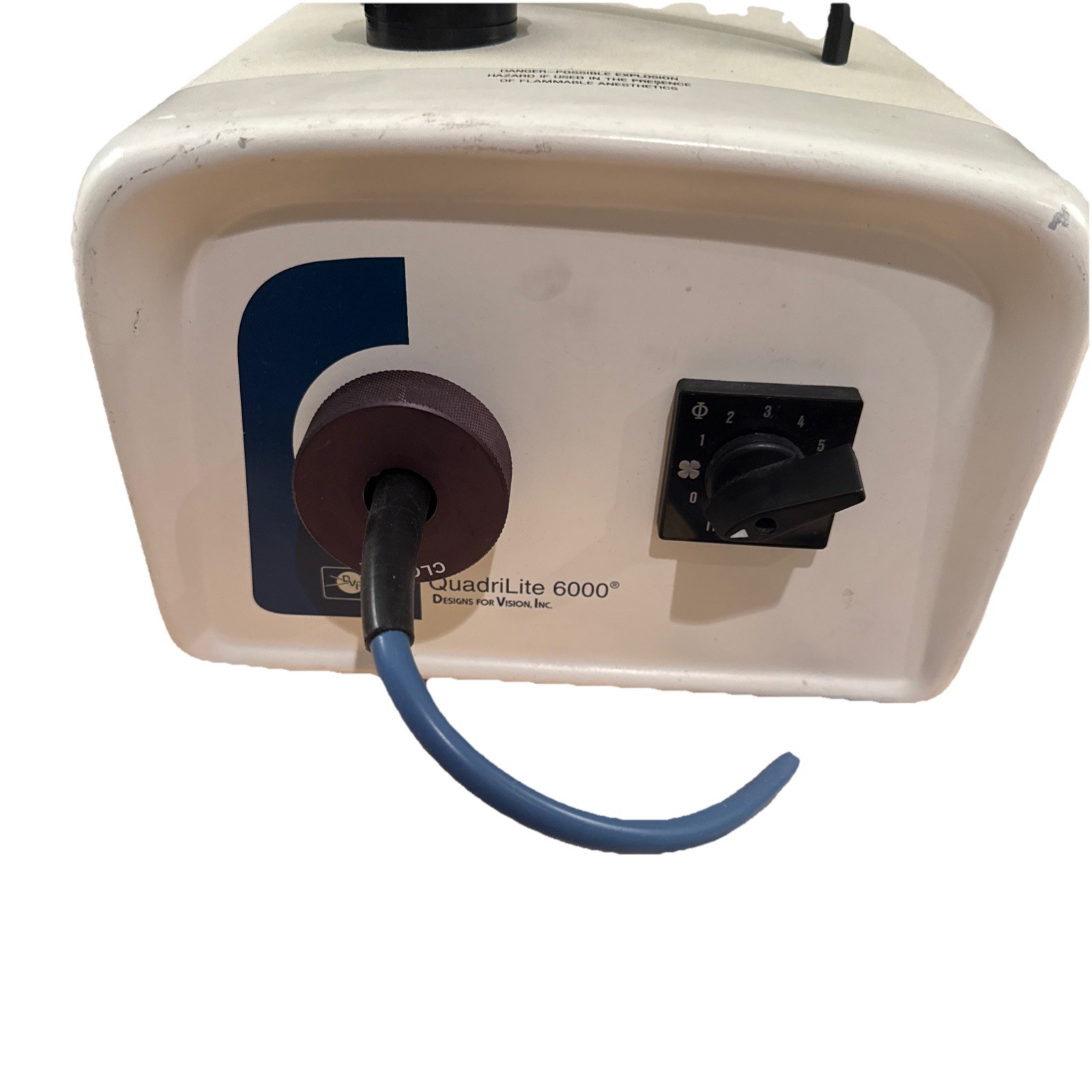 Quadrilite 6000 Fiber Optic Light Source / Surgical Dental Light