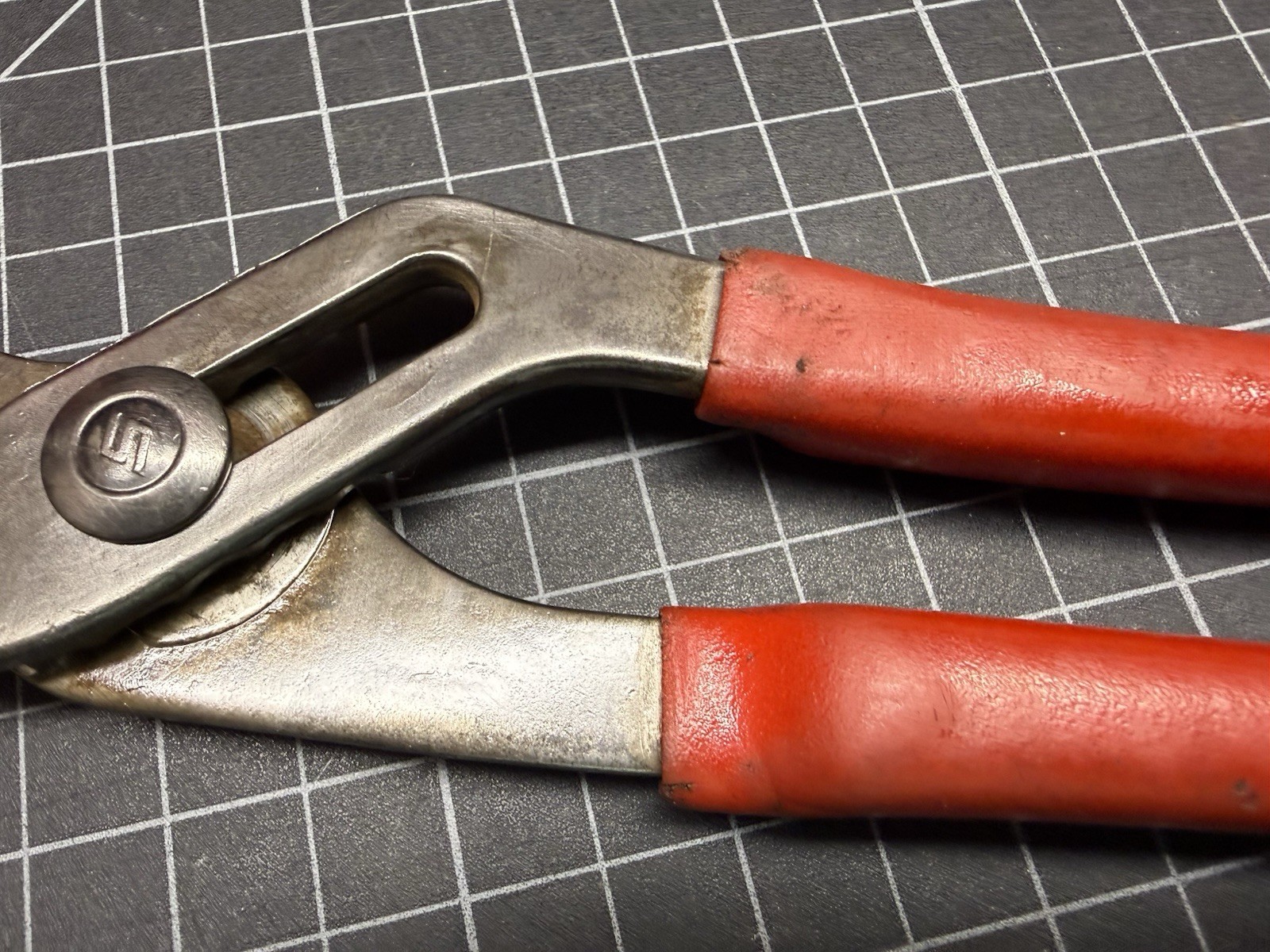 SNAP-ON 91ACP 9" Adjustable Interlocking Channel Pliers RED Soft Grip