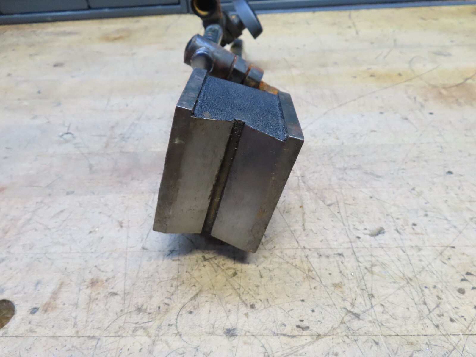Taiwan on/off magnetic indicator base & fine adjust rods (@D63)