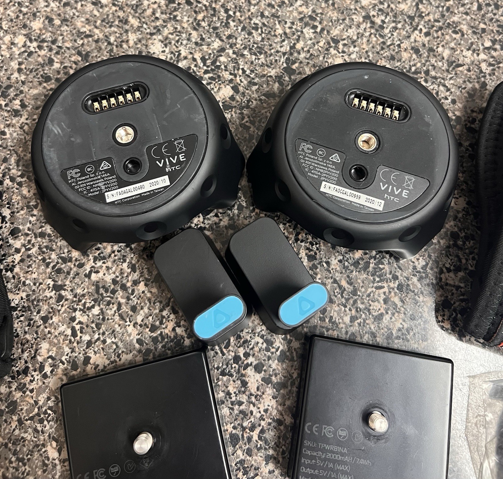 HTC VIVE 2.0 Trackers - Excellent Condition