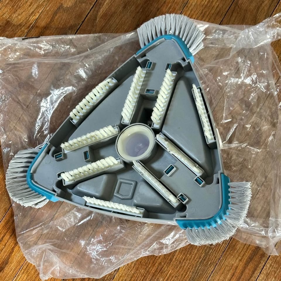 Clicitina Triangular Vinyl Pool BRUSH HEAD only. NO HOSES