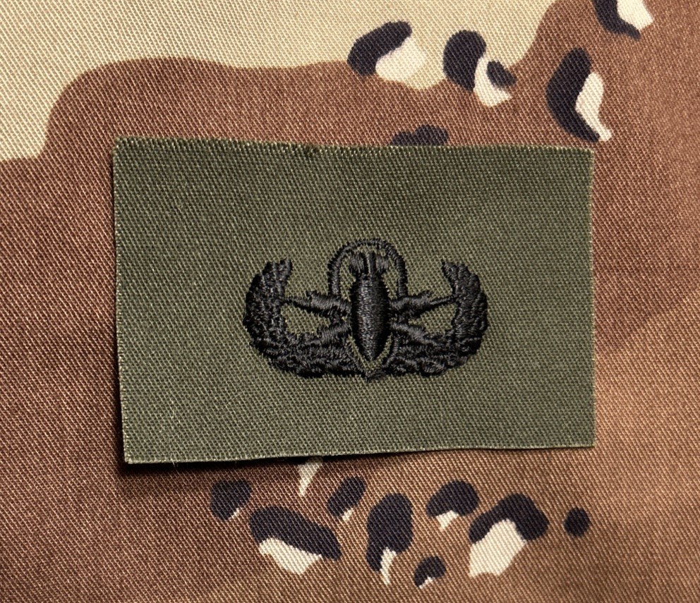 US Army Basic EOD Badges (2) BDU Sew-On Explosive Ordnance Disposal OD USN