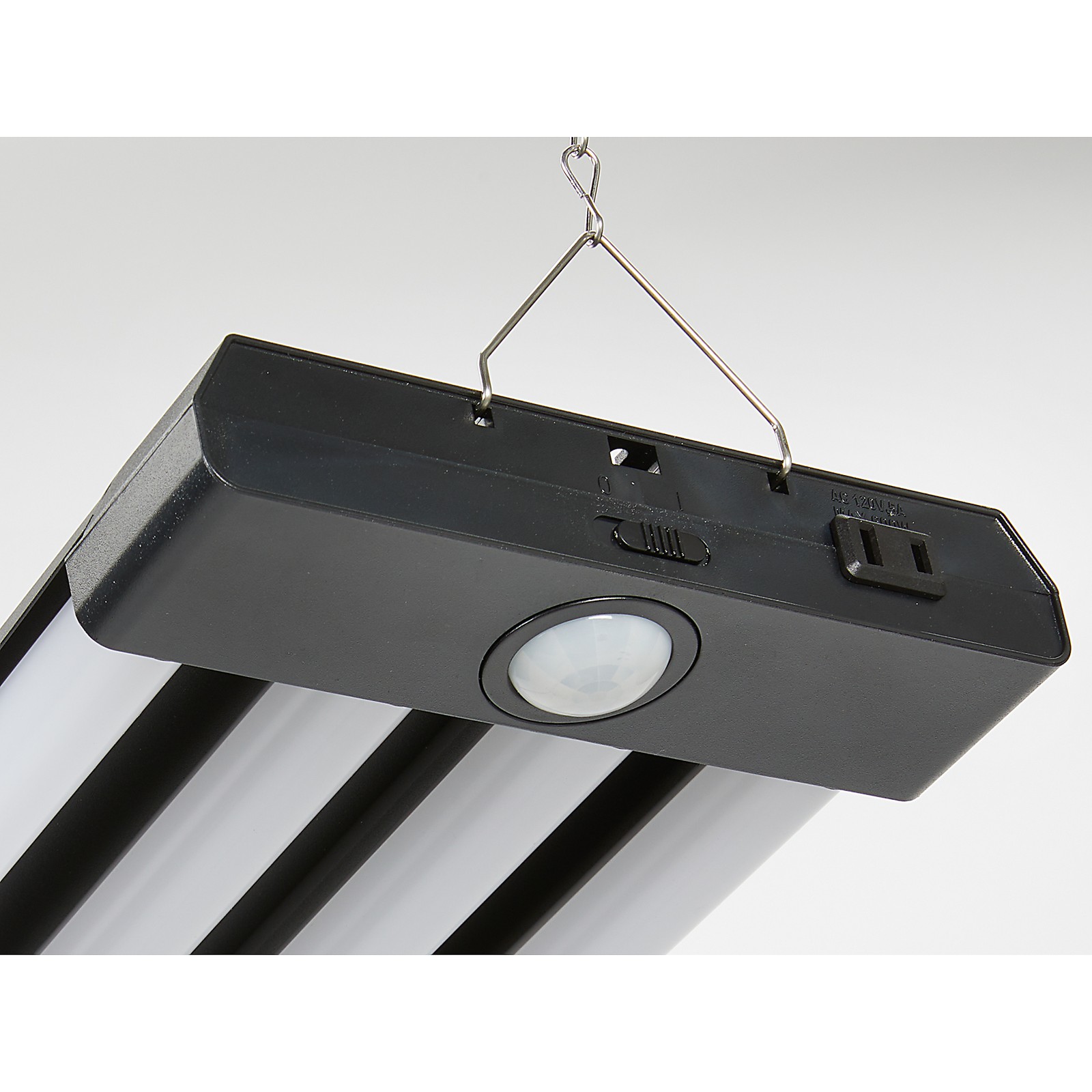 Strongway 7000-Lumen Linkable LED Shoplight