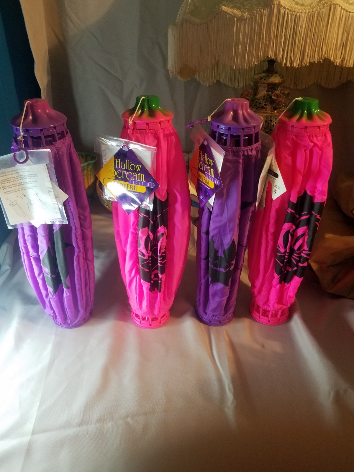 New 1999 Trendmasters *CHOICE OF 1 HallowScream Pink/Purple Cat Light Up Lantern