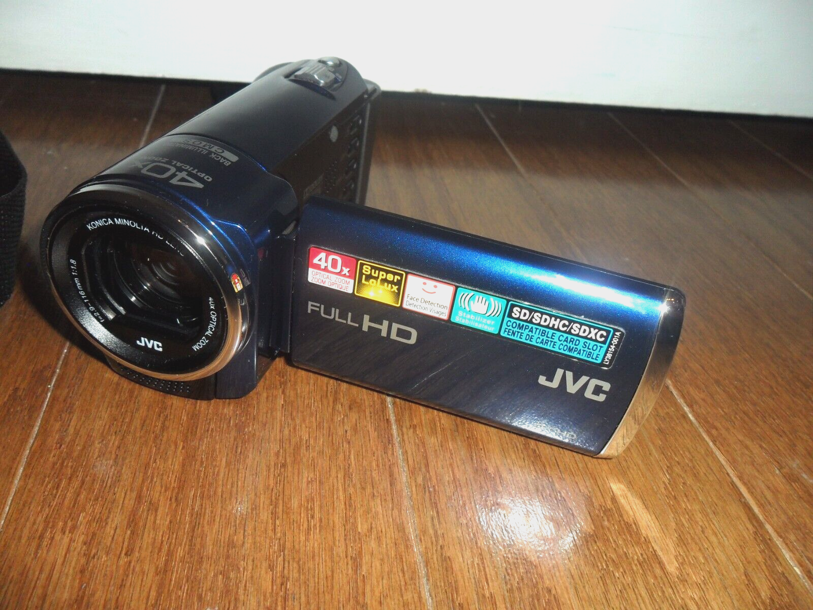 JVC Everio GZ-E10AU Full HD- 40x Optical Zoom- Image Stabilization