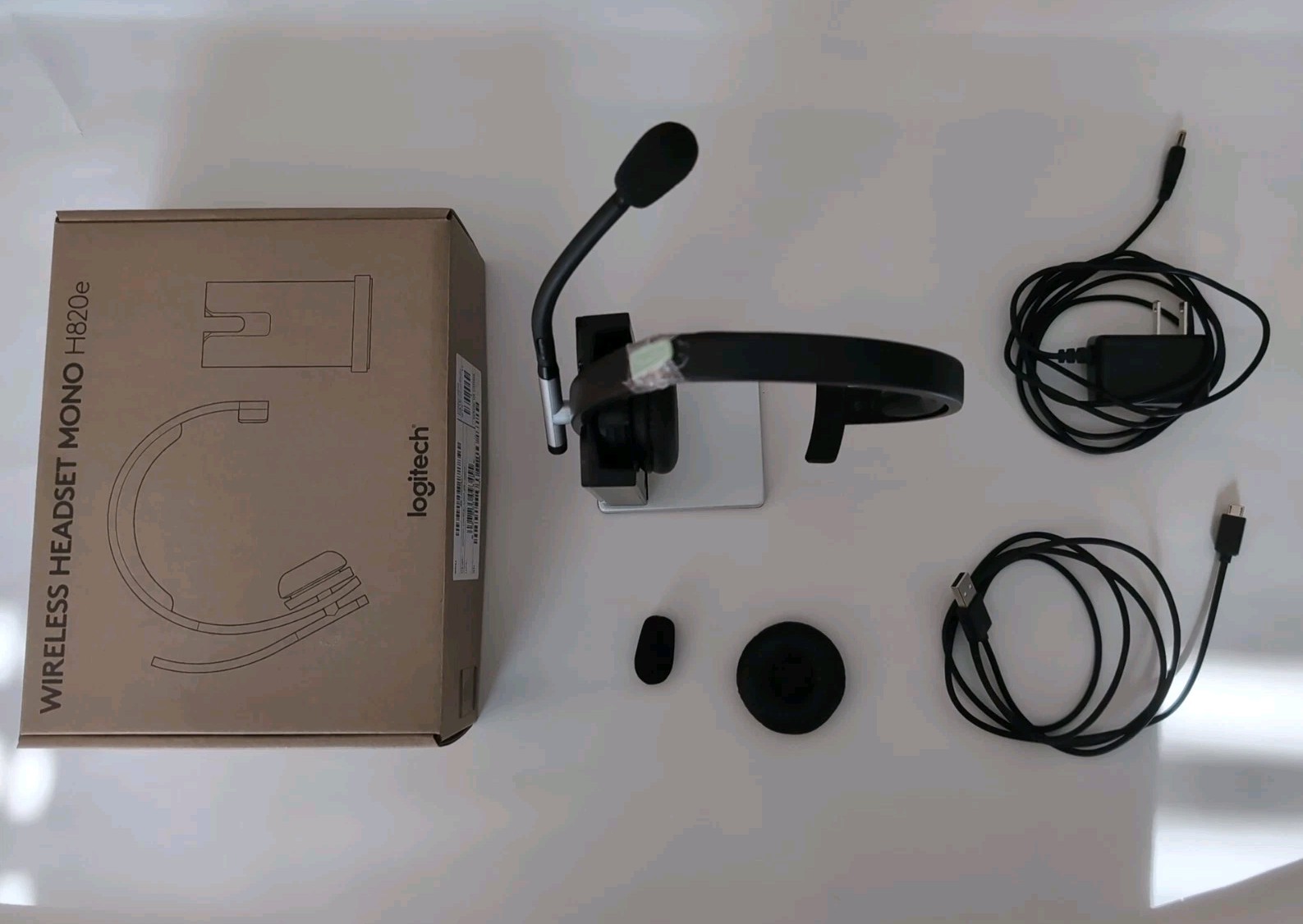 Used Logitech H820e Wireless Single Ear Mono Headset w Dock Base and Charger