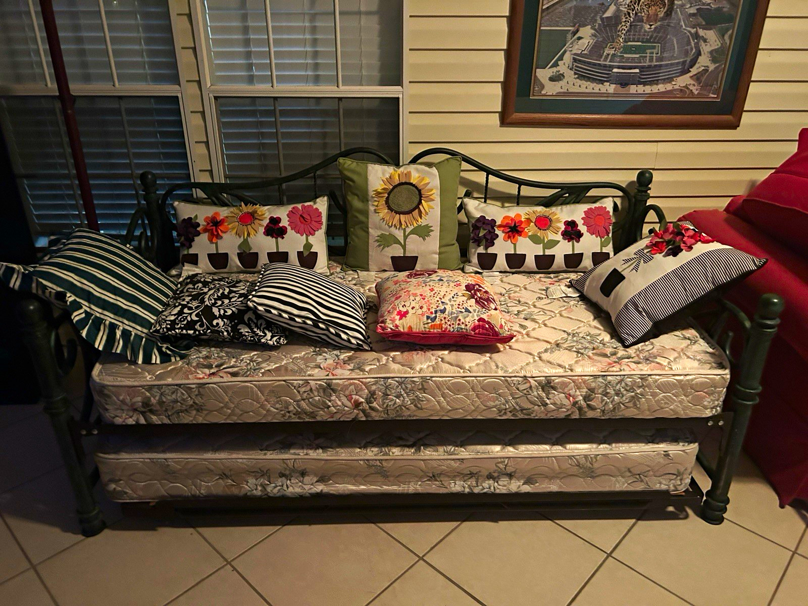Dark green Metal Twin Daybed Frame with Trundle, 2 Medium Innerspring Mattresses