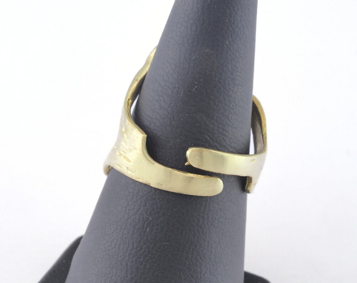 Ballet Dancer Adjustable Ring Raw brass (17mm 7US inner size) 2659