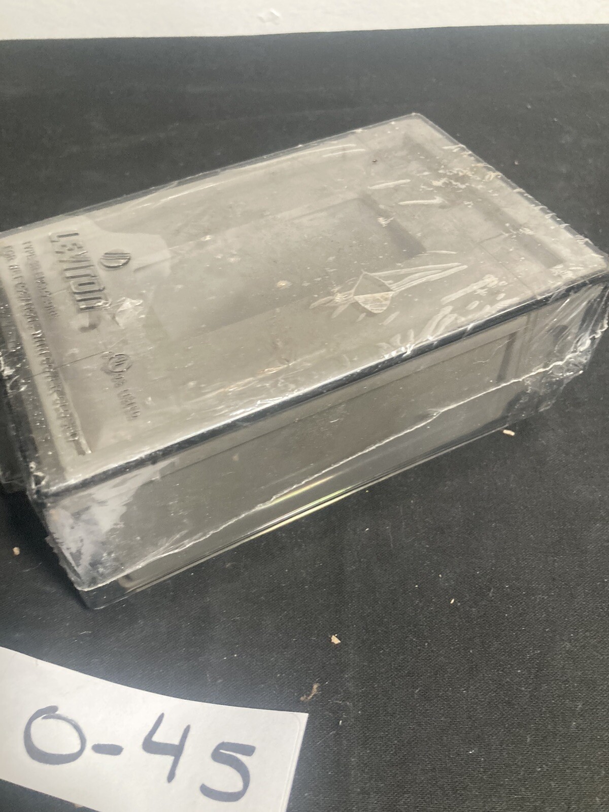 Leviton white in use vertical cover T5979-W