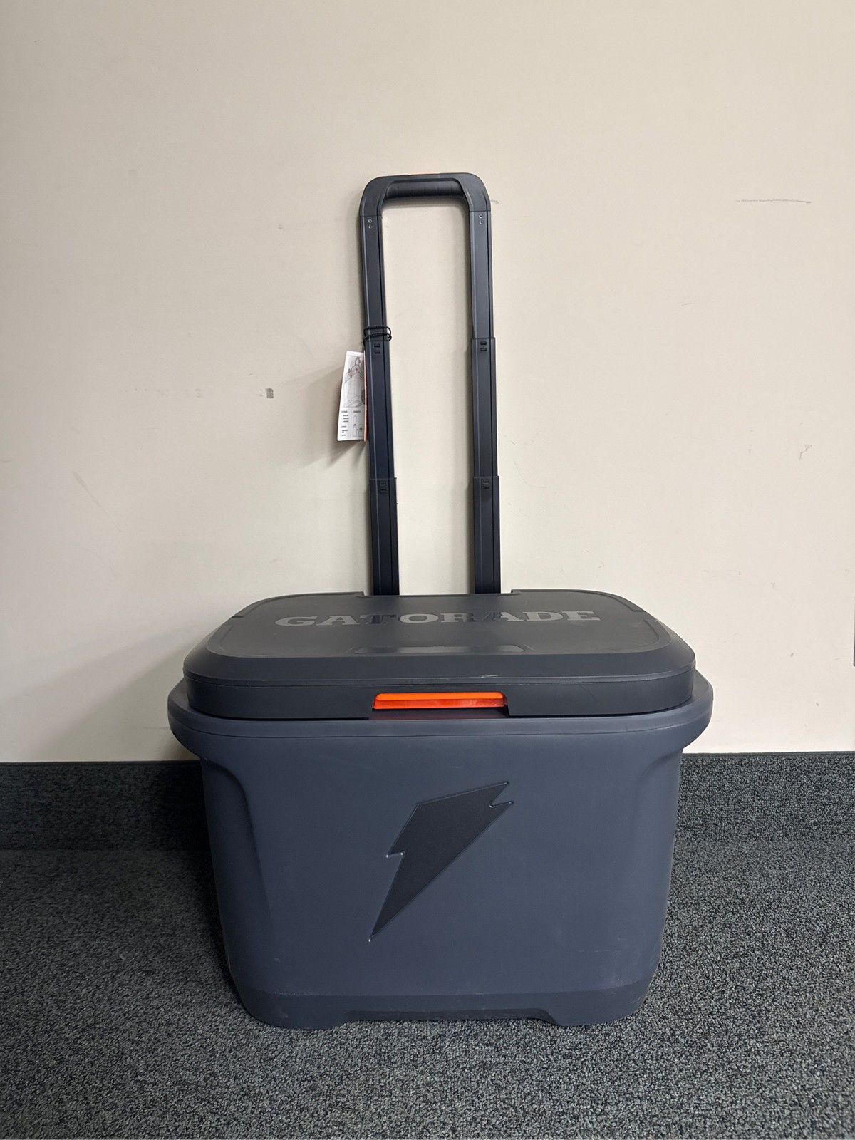 Gatorade 50 Quart Huddle Rolling Cooler
